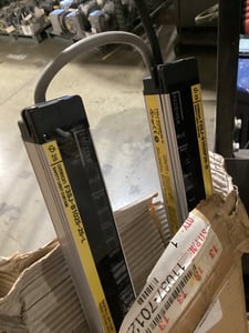 Omron f3sj-b1025p25-d + f3sj-b1025-25-l safety light curtain new