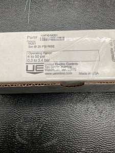 UNITED ELECTRIC 10F10M201 PRESSURE SWITCH 4-50PSI SPDT DIN NEW