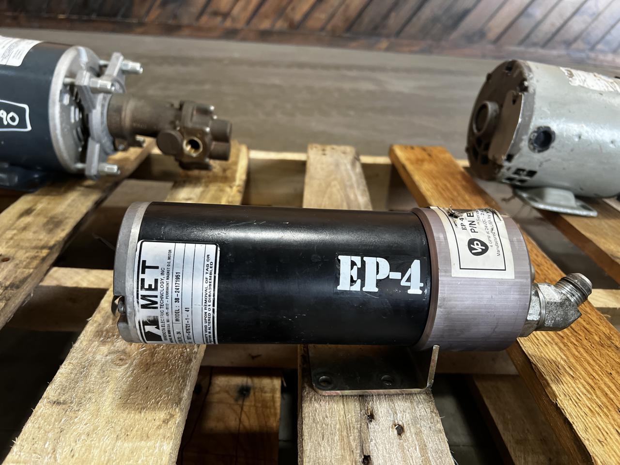 MET #3B-24171951, fuel transfer pump, 24 V.DC, serial #10110076721-1-41