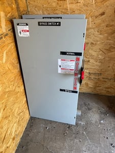 200 Amp. Siemens #NF454DTK, heavy duty double throw safety switch, 4-pole, 600 Volts