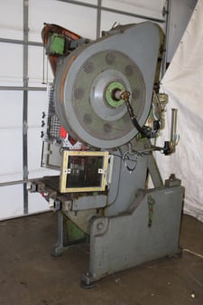 32 Ton, Minster #4, OBI press, 2" stroke, 9.5" Shut Height, 2.25"adj., 120 SPM, 24" x15"bed, air clutch &