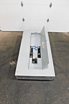 600 Amp. General Electric, CCB, panelboard, 3 wire, 480 Volts, 3 phase