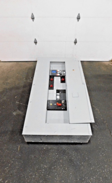 700 Amp. General Electric, CCB, panelboard, 4-wire, 277/480 Volts, 3 phase