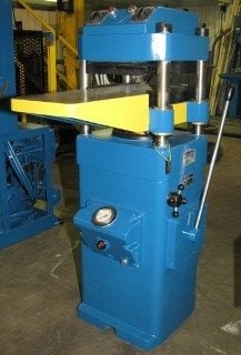 50 Ton, Bieffebi, hand pump, 11.5x15.5" elec.platens, 400&deg;F, up-act, 2.5" daylight & stroke, #2282
