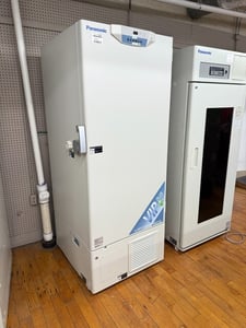 Panasonic #MDF-U56VC, ULT Freezer, -80°C, R-404a & R-508b, 2 stage, 4 shelf, 2 chamber, 220 V.
