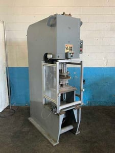 5 Ton, Hannifin #T-9967, C-Frame Hydraulic Press, 21" x 17" Bed Area, 18" Stroke, 15" Throat depth, 18"
