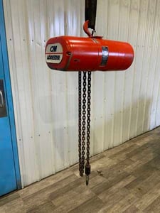 1 Ton, Cm #L, Electric Chain Hoist, 10' Lift height, 20" Hook-to-Hook, 16 FPM, 1 HP, 220/440 V