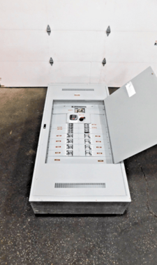 400 Amp. General Electric Spectra Series, Panelboard, 208Y/120 Volts, 3 phase, 4 W, APB4489D, 20 breaker