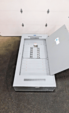 600 Amp. General Electric Spectra Series, Panelboard, 480Y/277 Volts, 3 phase, 4 W, 11 breaker