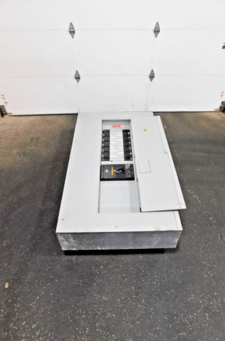 800 Amp. General Electric CCB-2, Panelboard, 208/120 V, 3 phase, 4 W, 13 breakers