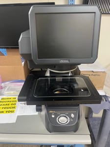 Keyence #IM-7030T, coordinate measuring machine, IM-7501 Control, 100-240 VAC, 2020