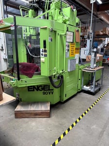 90 Ton, 4.6 oz., Engel, vertical / vertical injection molder, rotary table