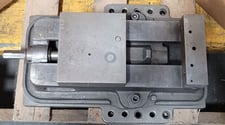 Kurt #D60-001654, 6" Machinist Vise