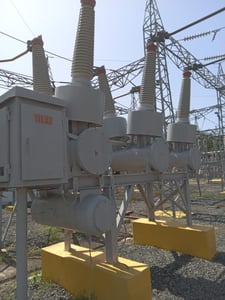 2000 Amps, General Electric Hitachi, HBV 121 40000 HBV-121-40000, 121 KV, SF6 breakers, 1993 (x3)