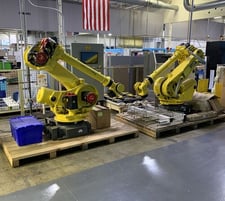 Fanuc, R-2000iA/125L, industrial robot, 275 lb. payload, 6-Axis, 118" reach, 2004
