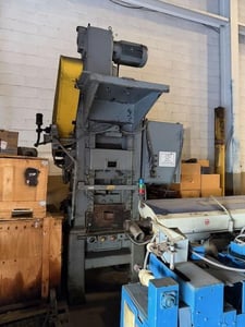 100 Ton, Minster #90-100, knuckle joint press, 1-1/2" stroke, 12" Shut Height, 1/2" ram adjustment, 0-60 SPM