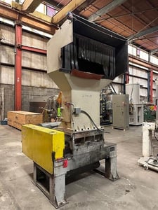 14" x 28" Battenfeld Gloucester #1428HD, granulator, 200 HP, 3 knife rotor, 1994