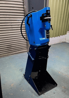 Eckold #KF170P, cap: 2mm steel, 2mm aluminum, 1.5mm Stainless steel, pneumatic, single stroke, tooling