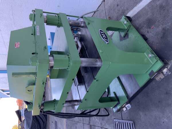 50 Ton, Franklin #SP-50, hydraulic cut-off, 48" x 40" x 4" bed area, 36" LR x 28" FB between posts, 20 HP