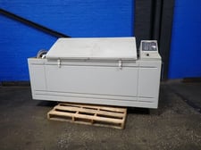 34" x 58" x 18" Q-Lab #QFOG55P1100, Cyclic Corrosion Tester, 230 V.
