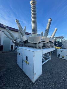 3000 Amps, Siemens, service factor 6 SF6, Gas Insulated Circuit Breaker SPS-145-40-3000, 145 KV