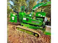 Bandit #19XPC-TK, Drum Style Hand-Fed Chipper, 37" x 22" drum w/4 knives, 33.75" x 64" infeed w/folding tray