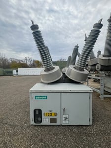 2000 Amps, Siemens, service factor 6 / SPS 2 145402 SF6 / SPS2-145-40-2, gas insulated cuitcuit breaker, 145