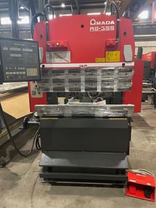 38.5 Ton, Amada #RG-35-EX, CNC press brake, 4.1'OA, 40.16" between housing, 3.937"stroke, 7.87"throat