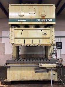 275 Ton, Komatsu #OBW250-3, Double Crank Gap Press, 11.8" stroke, 21.7" daylight, 20-40 SPM, 4.7" adj, 106" x