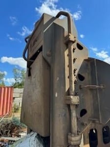 Lefort #SB330A, semi-mobile guillotine shear, automatic shear lubrication system, hydraulic oil cooler
