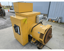 350 KW, 1800 RPM, Caterpillar #SR4B, Standby Rated Generator End, 208 Volts, 1214 amps, EMCPII, 3PH, 799 hours