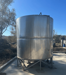 3250 gallon Stainless steel, vertical, flat top, cone bottom