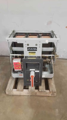 4000 Amp, General Electric #AKR-7F-100, low voltage power circuit brea, 635 Volts, 3P (6 available)