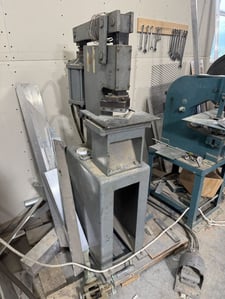 16" gauge x 5" x 5" Niagara #65-5, Sheet Metal Notcher, 1957