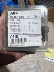 Lot of 4 -- new abb 1sfn010720r1011 auxiliary contact stk k758cc