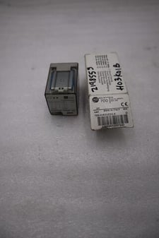 Lot of 4 - Allen-Bradley allen bradley 700-ha33z24-4 relay 3 pole 10a 24v dc stock h1139a
