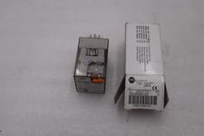 Lot of 2 - Allen-Bradley bradley 700-ha33a1-3-4 ser. d 120vac 10a stock h1140a