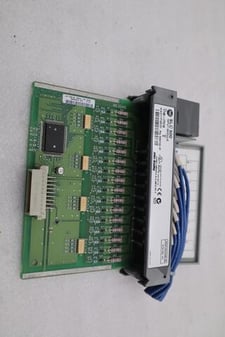 Allen-Bradley Allen-Bradley SLC500 1746-ITV16 Input Module Ser C 10-30VDC STK 5348A