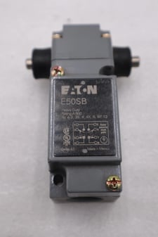 NEW OPEN BOX Eaton E50SB Limit Switch Body Double Pole STK K2113CC 782113290683