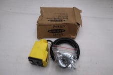 NEW OPEN BOX Banner Engineering Q45VR3LV Photoelectric Sensor STK K2081CC