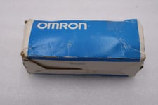 NEW OPEN BOX Omron E3S-RS30E42-30 Photoelectric Switch 12-24v-dc STOCK H1318A