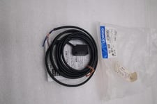 NEW OPEN BOX OMRON E3Z-D62 E3ZD62 Photoelectric Switch STOCK H1252A