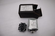 NEW OPEN BOX Warrick Controls 26NMC1B0 Liquid Level Relay STK L210CC