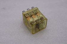 LOT OF 4 -- NEW OPEN BOX IDEC RH4B-U Power Relay 220VAC STK H1528A