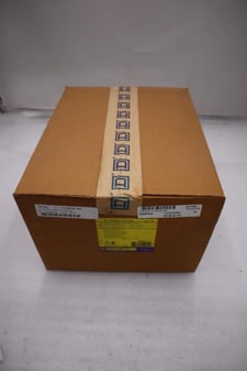 Schneider electric 8736sbo10v02s reversing starter size 0 new in box stock cc174