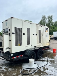 300 KW Caterpillar #XQ300, Mobile Diesel Generator, 1800 RPM, 451 amps, Dual Voltage, 325 hours, 2002