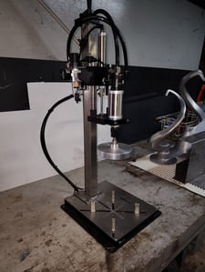 Kinex #SA-2010, used capper, maximum air pressure 125 PSI, 8.6 Bars For Sale