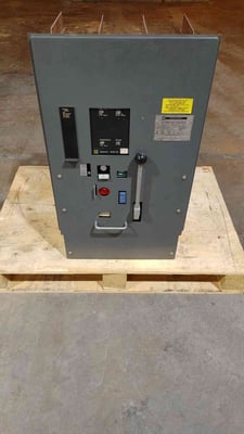 3200 Amps, Square D, Type DS-632, 24 VDC, 120 VAC, 60 Hz