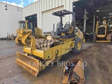 Caterpillar CP44, Vibratory Single Drum Pad, 1652 hours, S/N: MPC00372, 2015