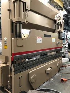 90 Ton, Cincinnati #90FMII, hydraulic press brake, 10' overall, 8' 6-3/4" between housing, 14" stroke, 7"